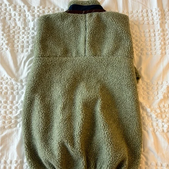 Patagonia Light Olive Green Retro-X Sherpa Fleece with Navy Logo Tag - Picture 5 of 6